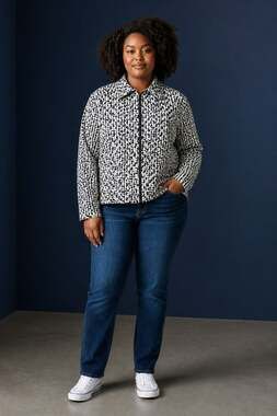 Town & Travel Woman Zip-Front Textured Pattern Jacket